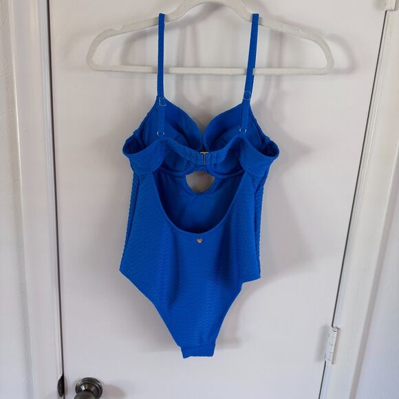 Victoria Secret Swim The Twist Removable Padding One-Piece Swimsuit Size S NWOT - Picture 2 of 7